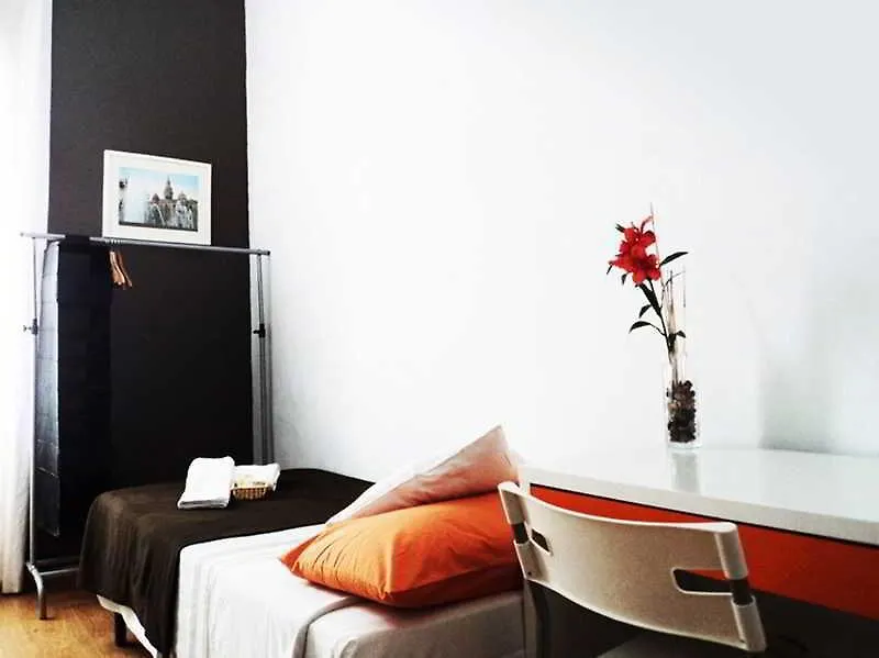 Guest house La Isla Hostal Barcelona