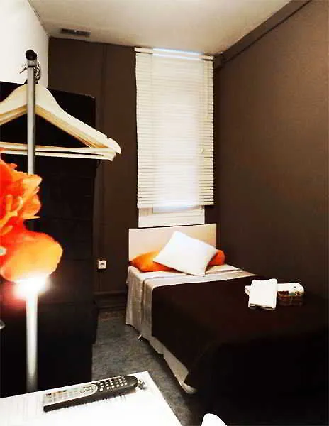 La Isla Hostal Barcelona Spain