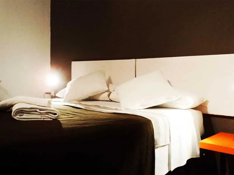 Guest house La Isla Hostal Barcelona
