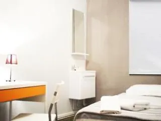 La Isla Hostal Barcelona